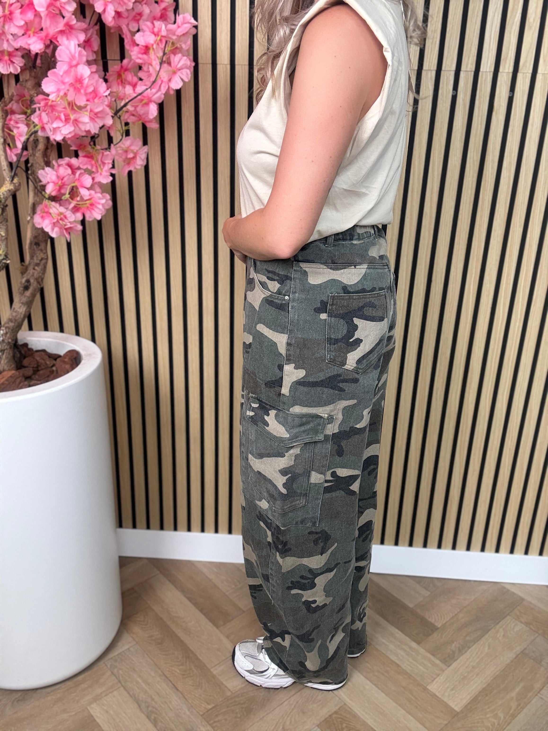 Wide leg | Camouflage | Ambika