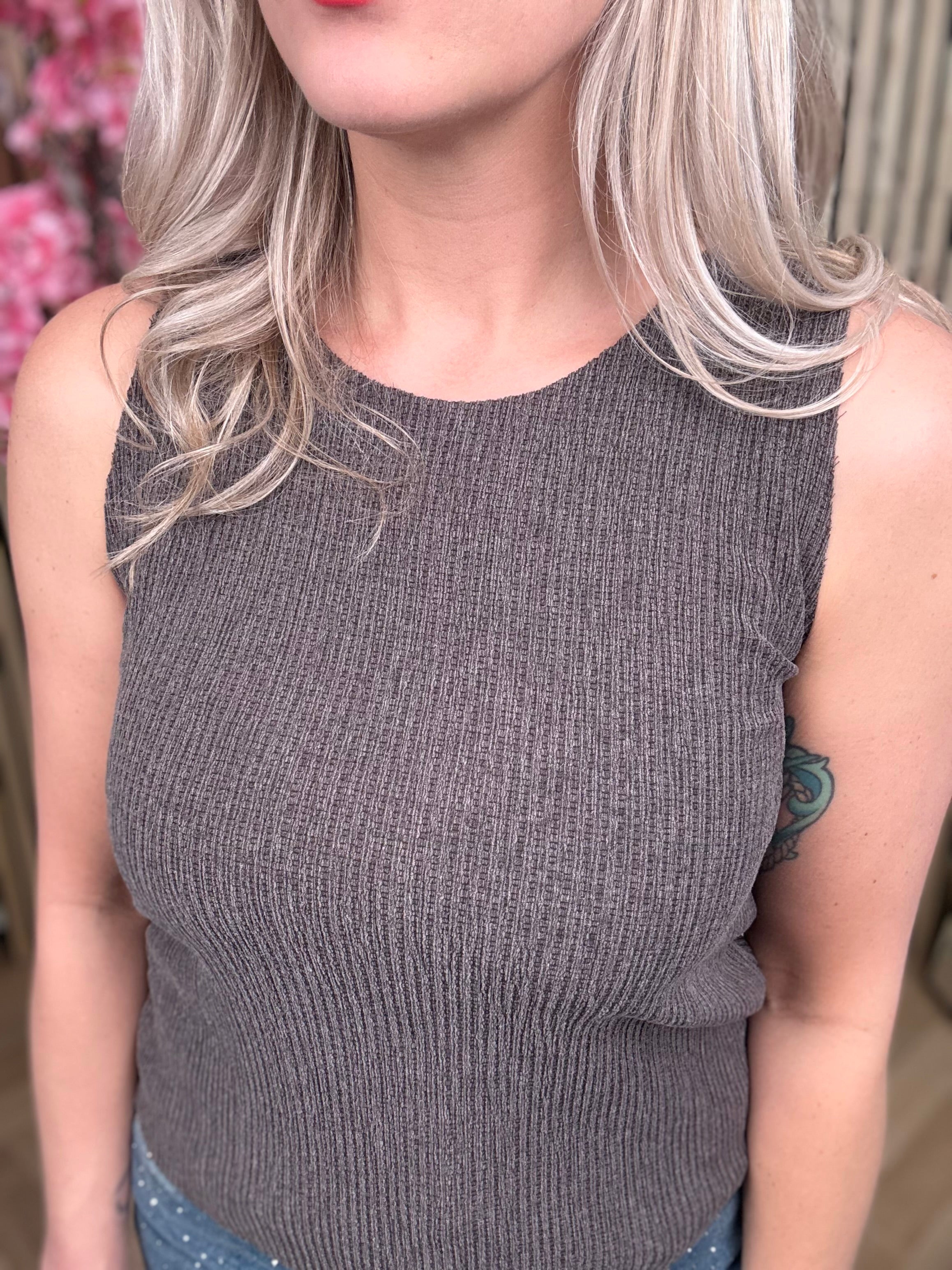 Top | Basic | Donkerbruin