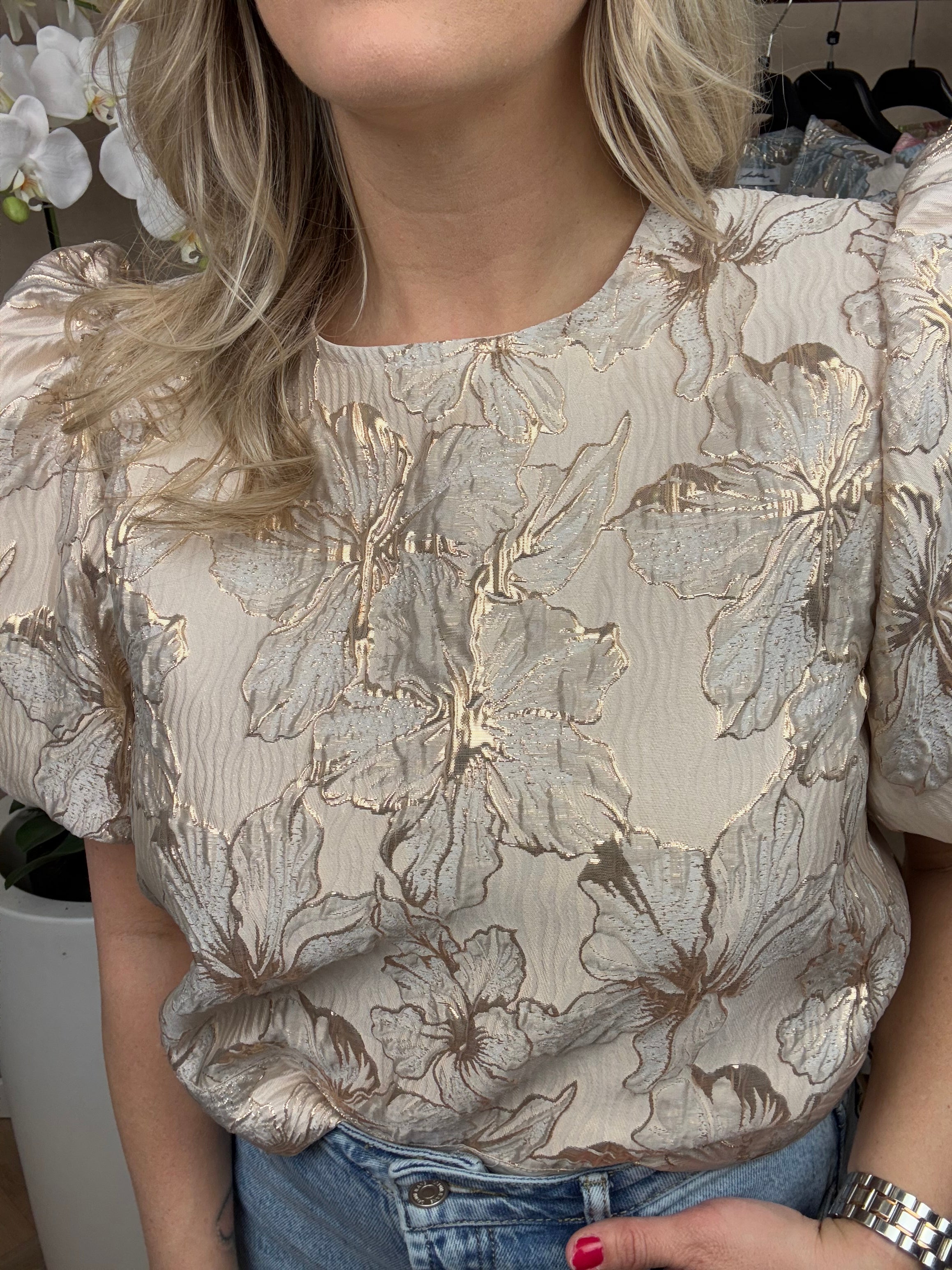 Top | Flower | Strik op de rug