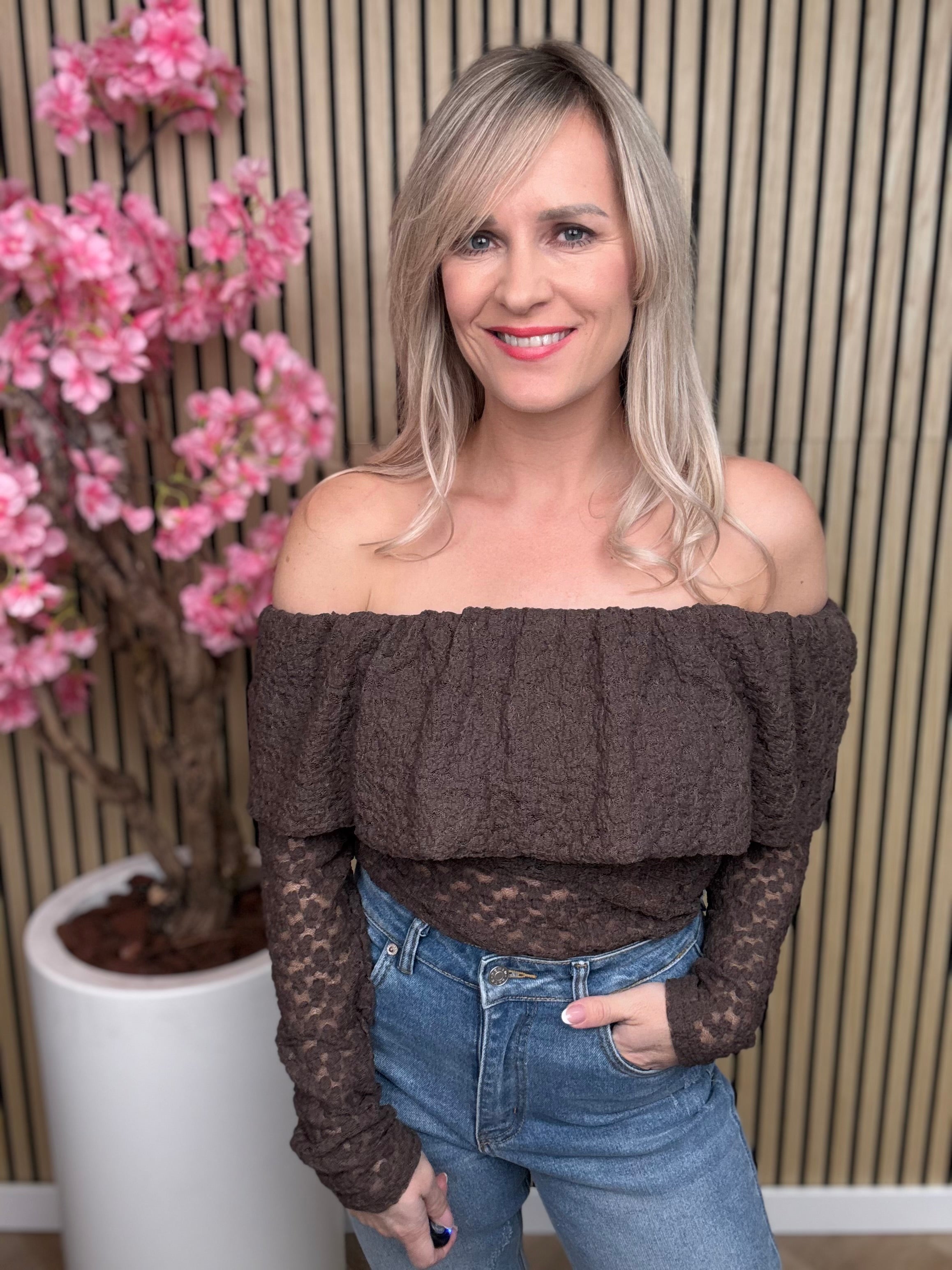 Truitje | off-shoulder | Bruin