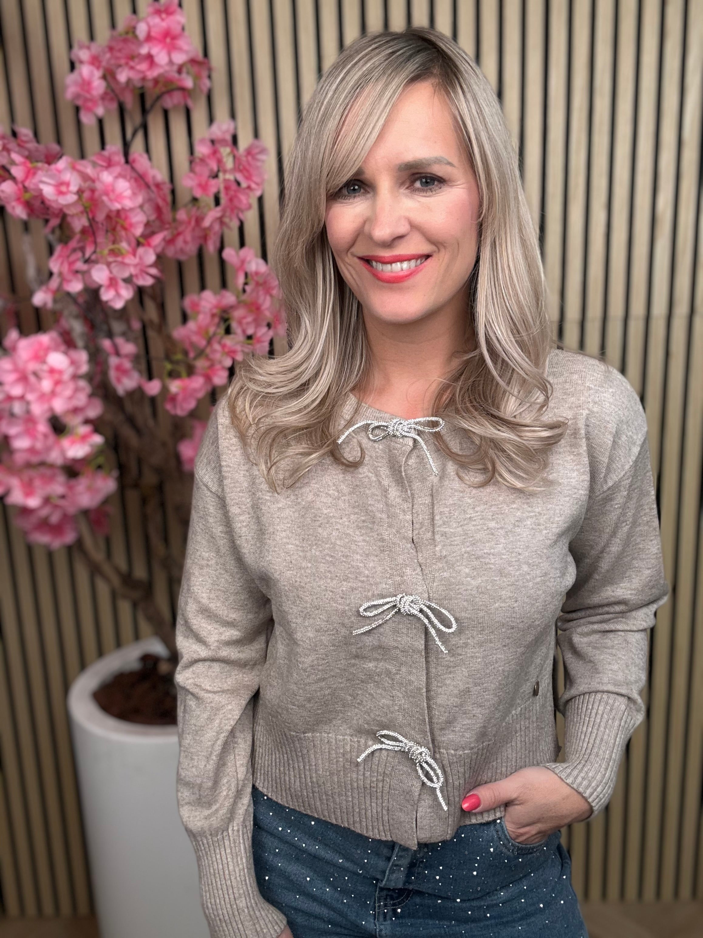 Vestje | Strass strikjes | Beige