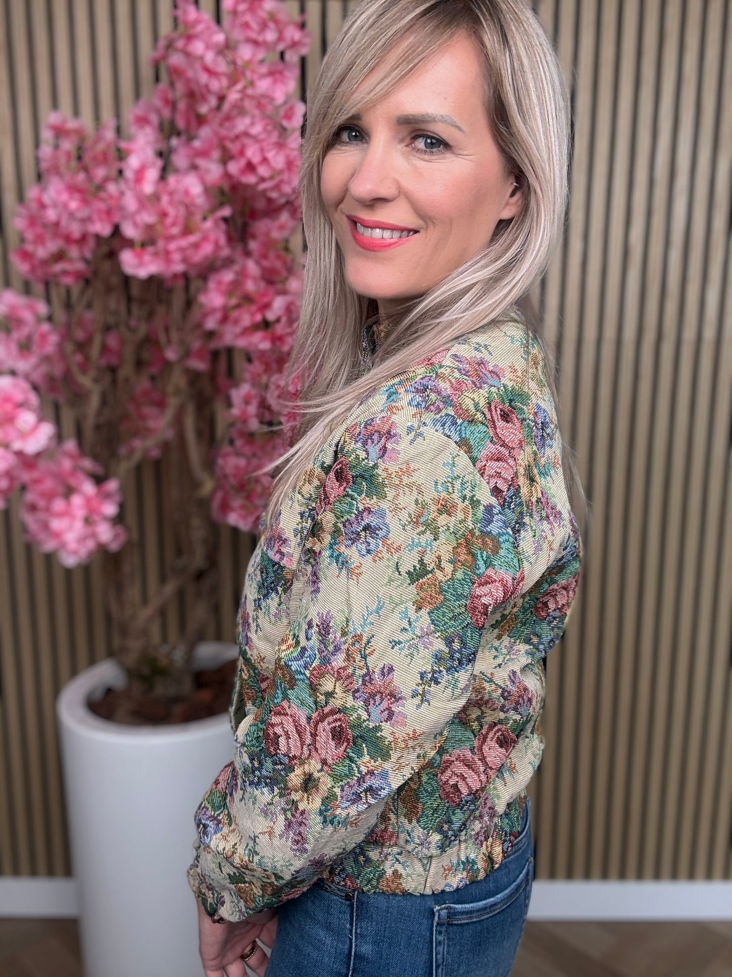 Jasje | Bloemen | Beige