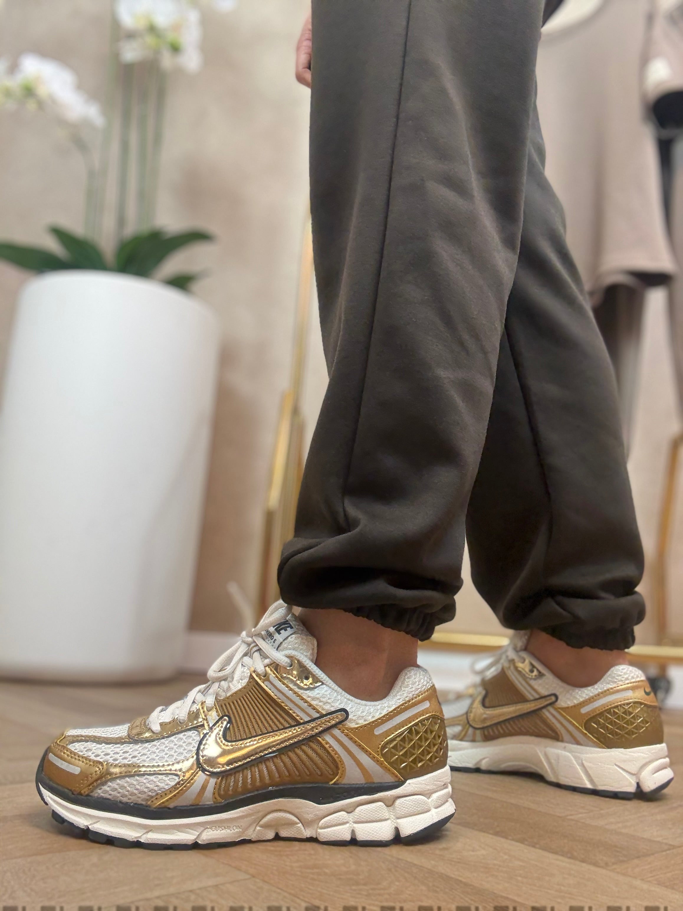 Set | Joggingpak elastiek broekspijp | Donkerbruin