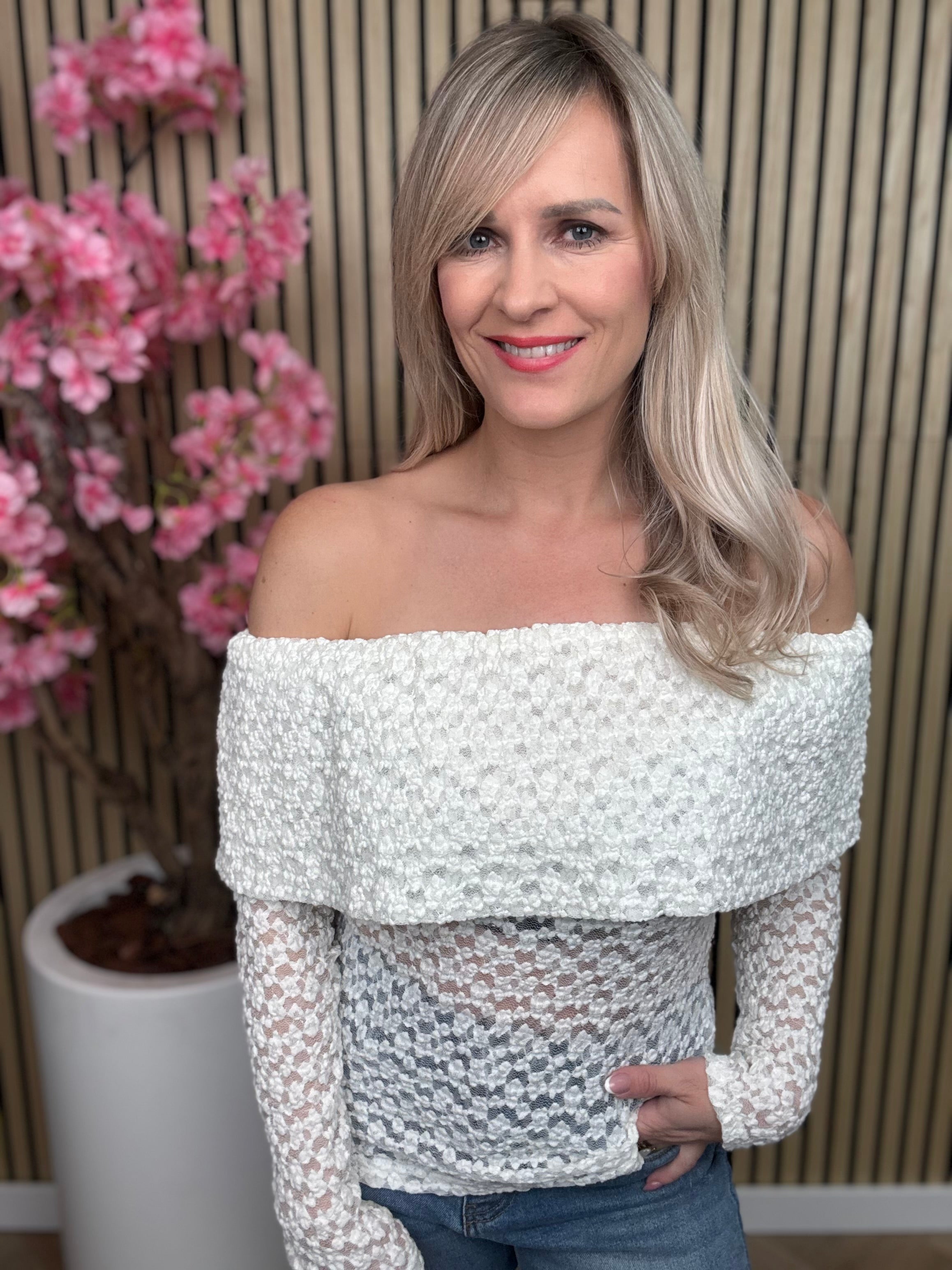 Truitje | off-shoulder | Beige