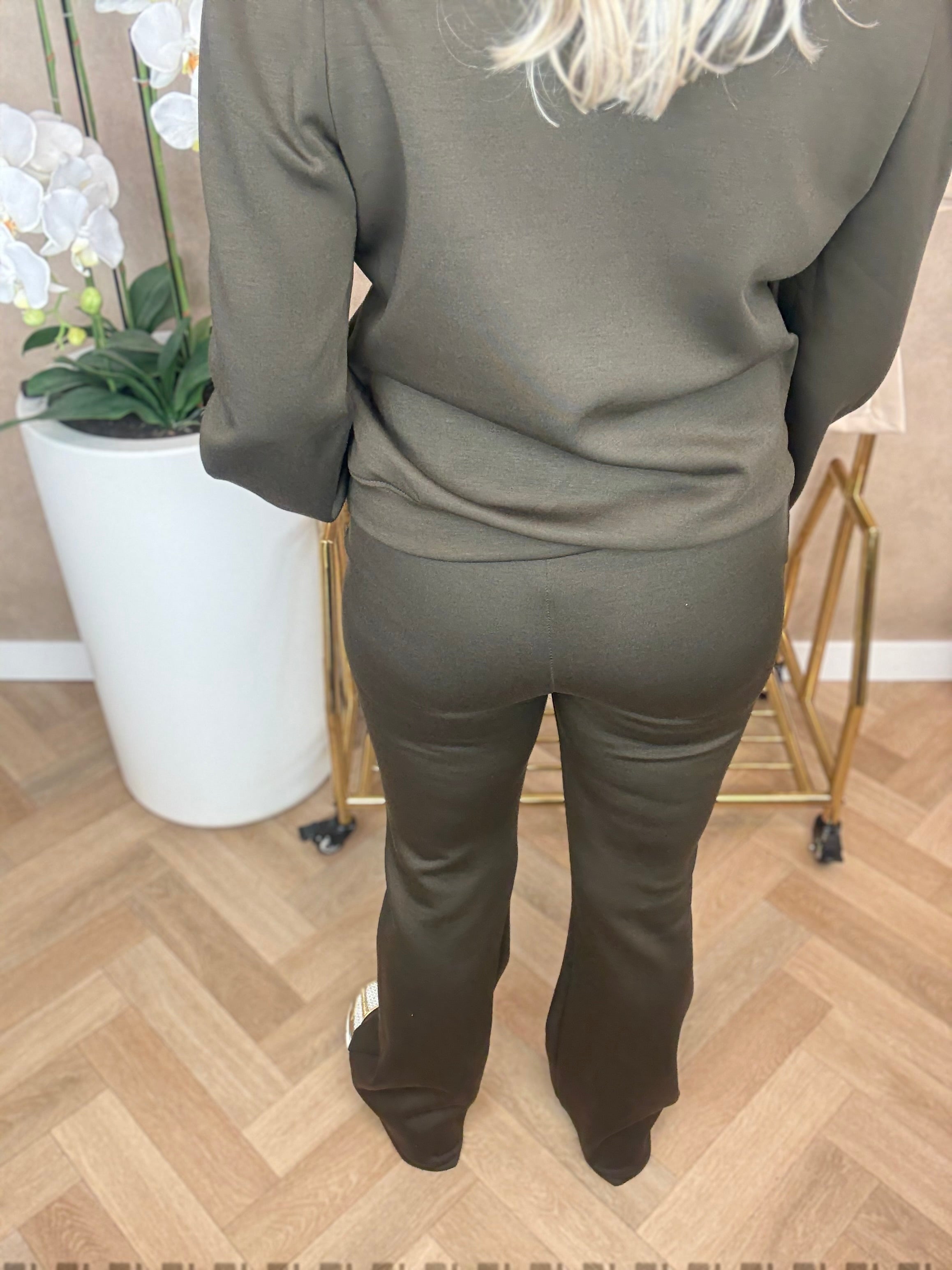 Set | pak met flair broek | Bruin