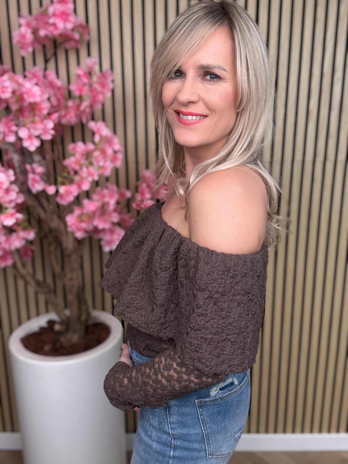 Truitje | off-shoulder | Bruin