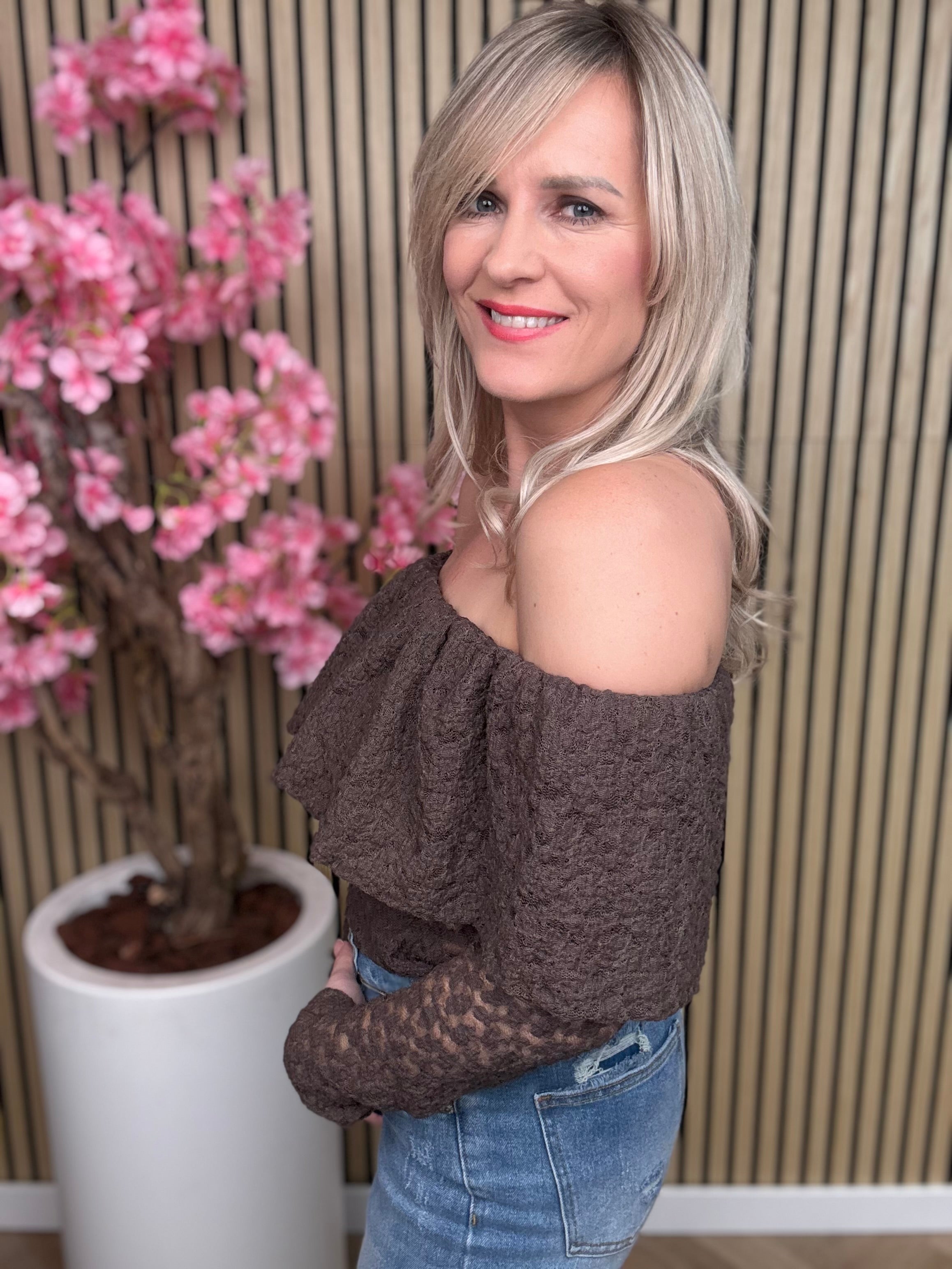 Truitje | off-shoulder | Bruin