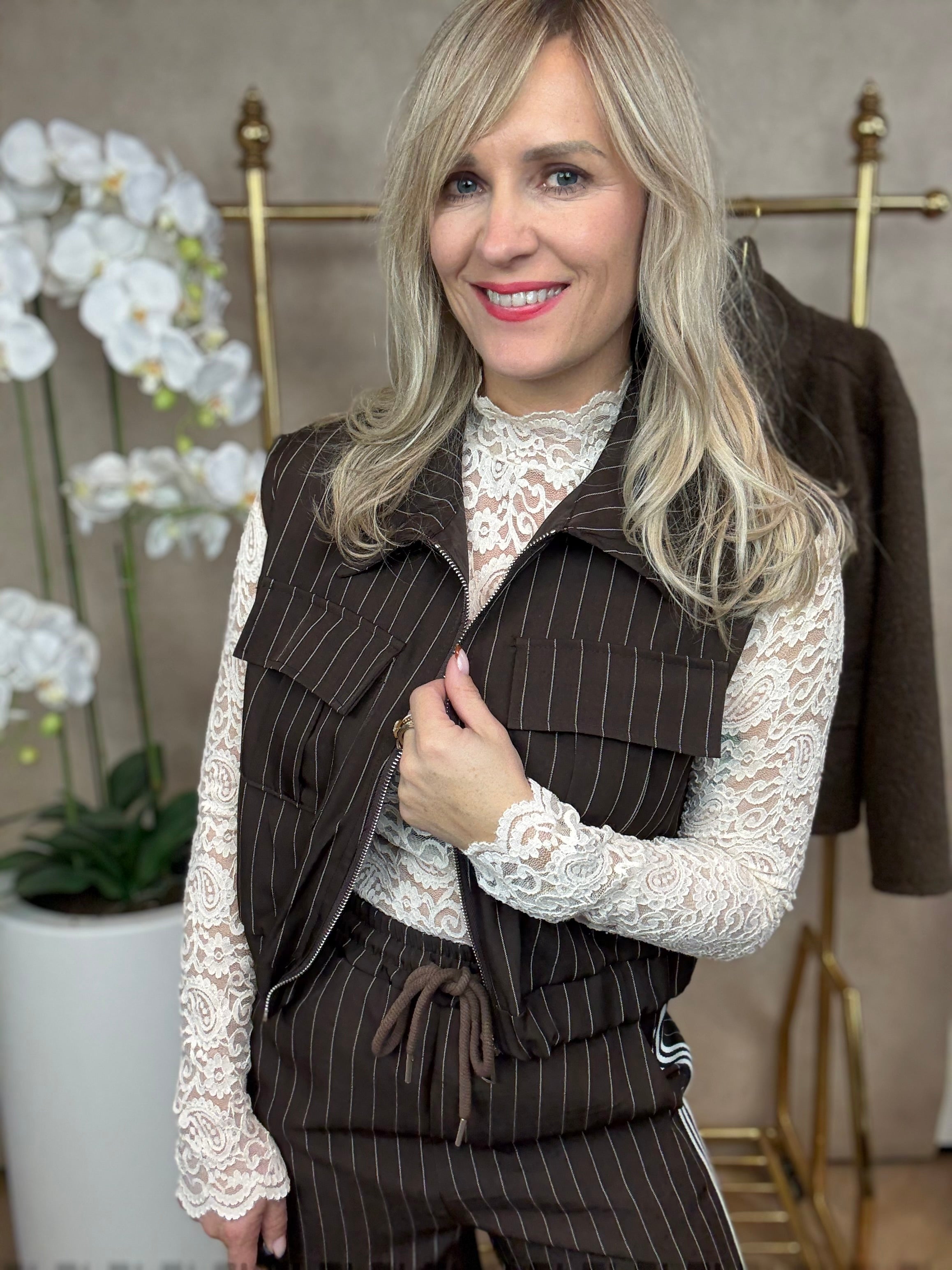 Top | Kant met kraag | Beige Vlindermouw