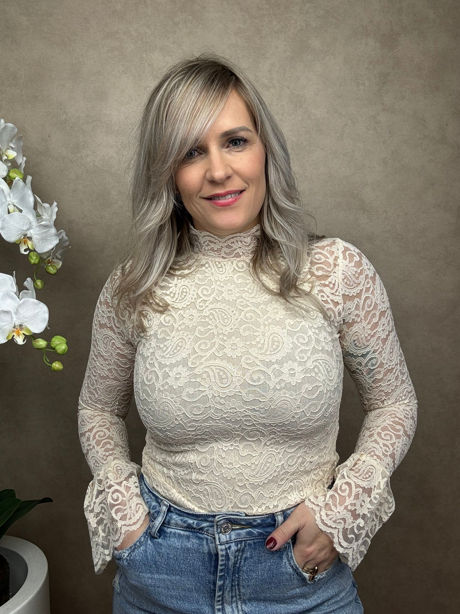 Top | Kant met kraag | Beige Vlindermouw