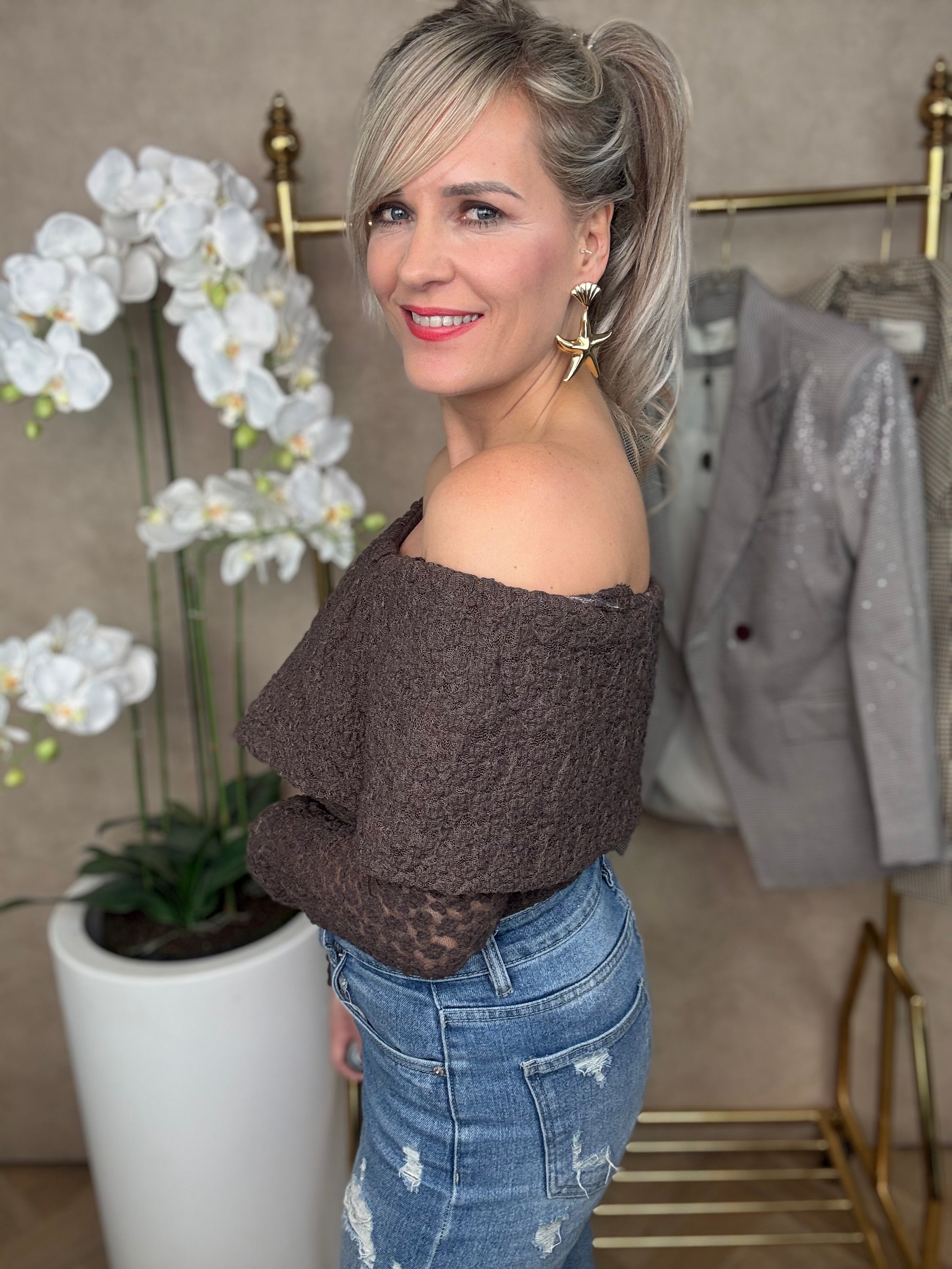 Truitje | off-shoulder | Bruin