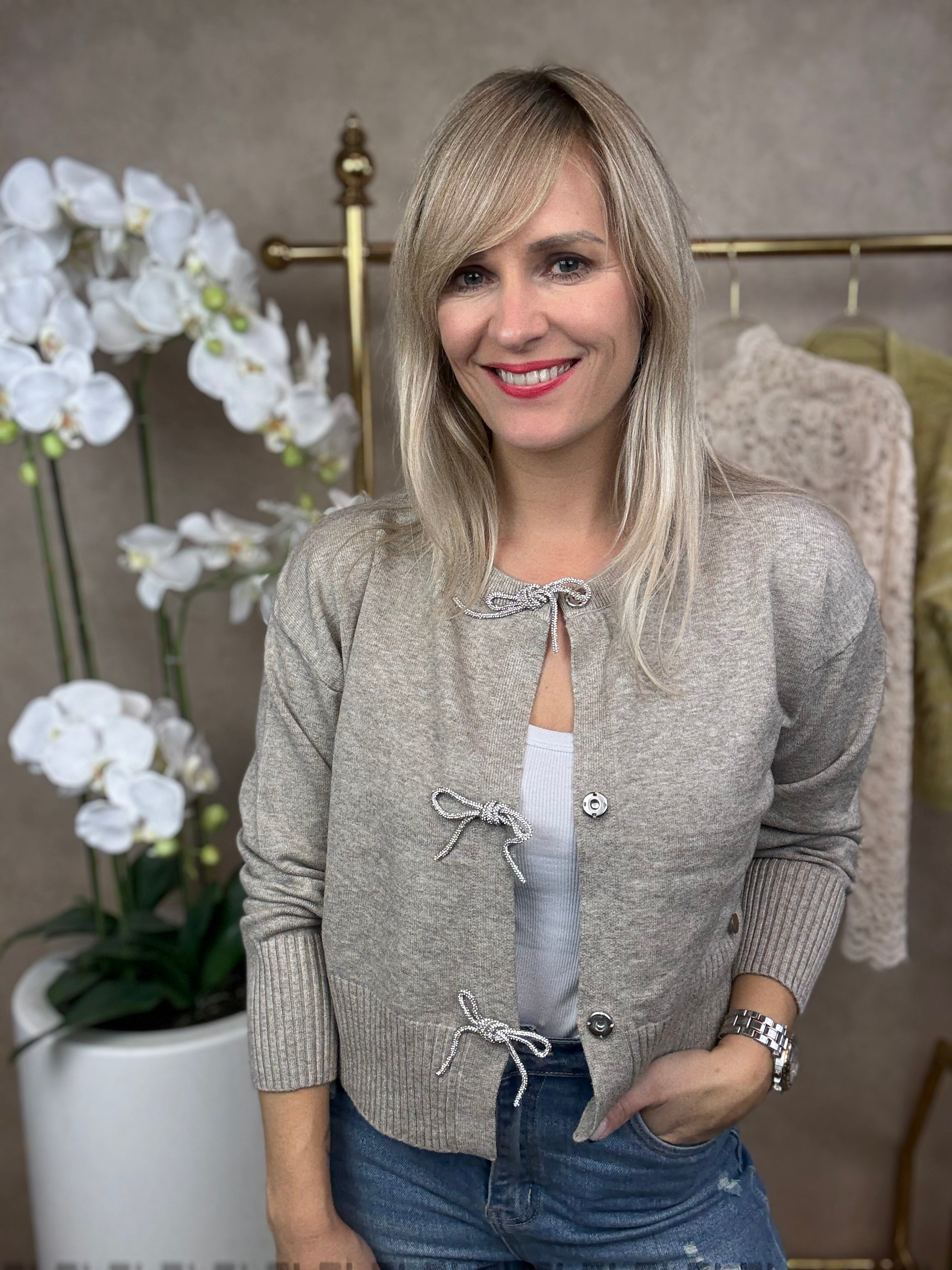 Vestje | Strass strikjes | Beige