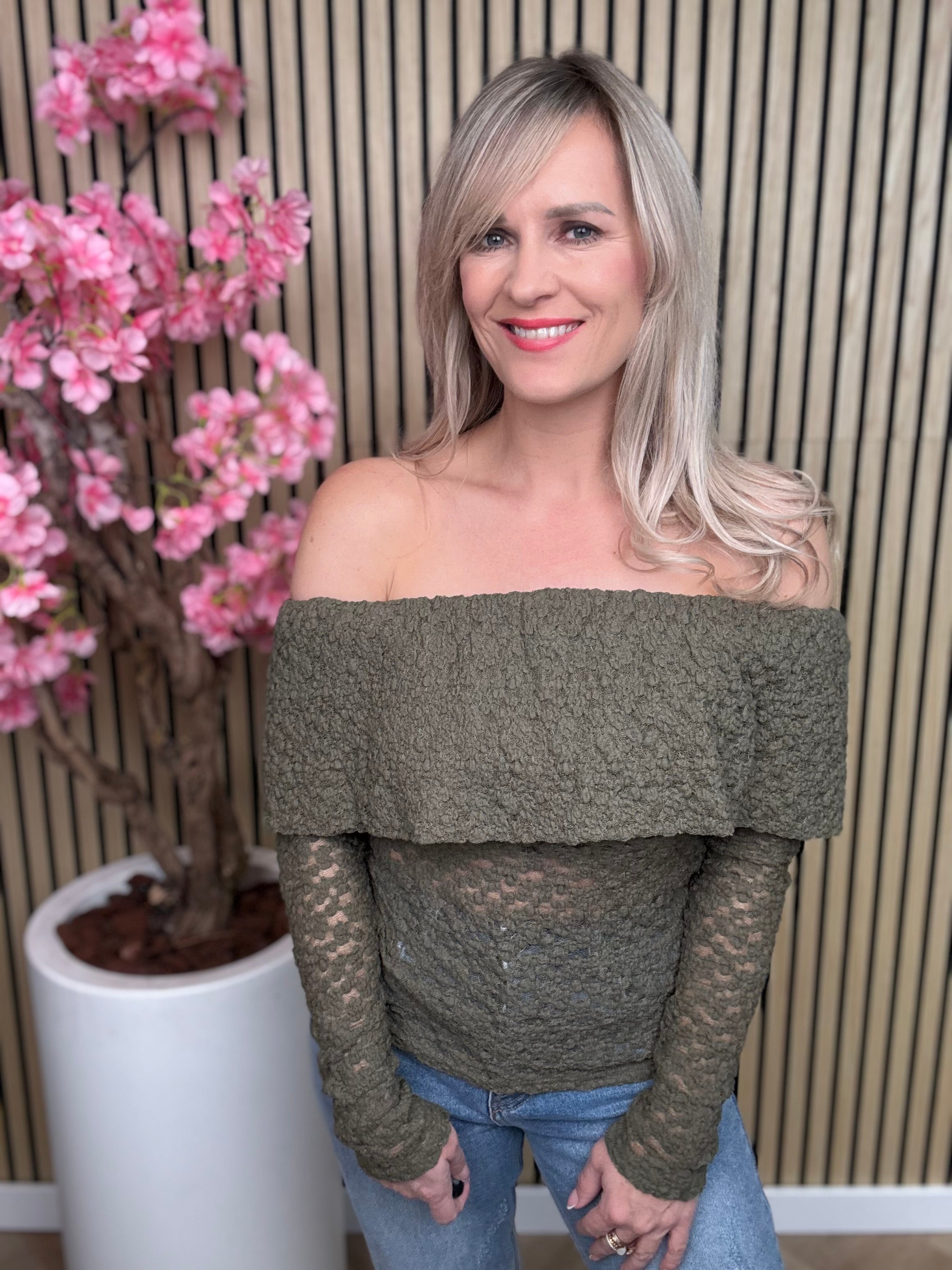Truitje | off-shoulder | Army groen