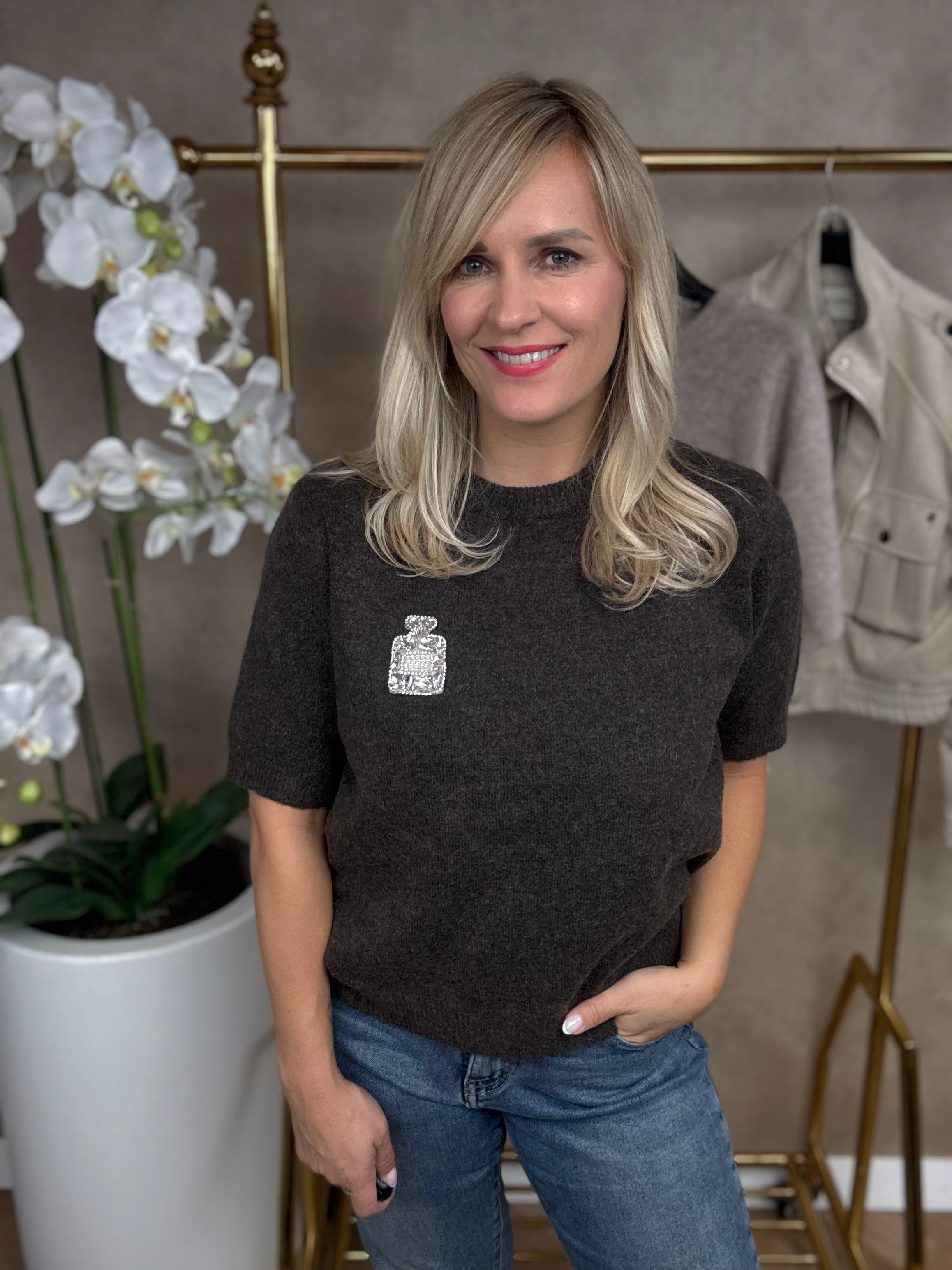 Shirt | Parfumflesje | Donkerbruin