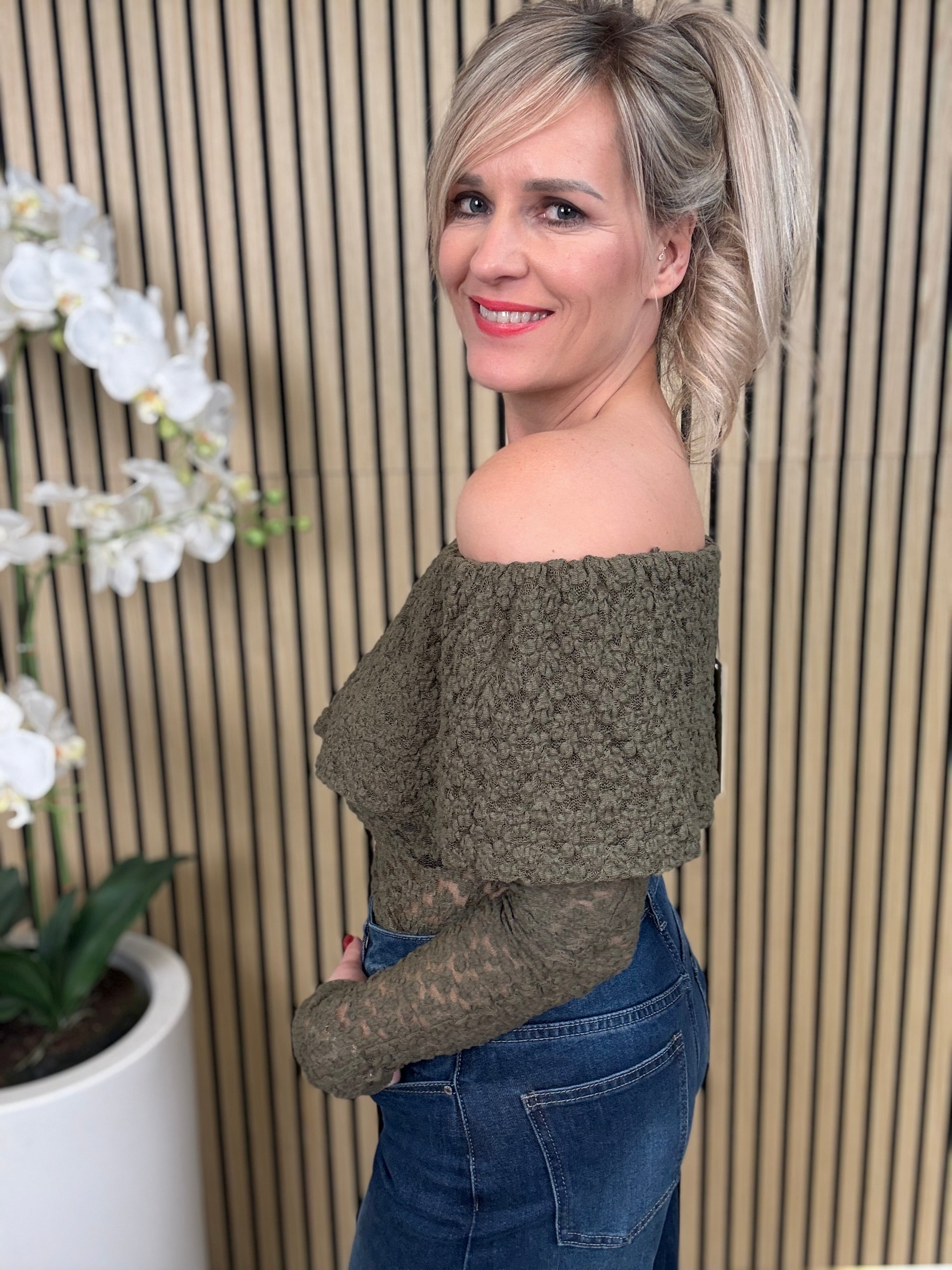 Truitje | off-shoulder | Army groen