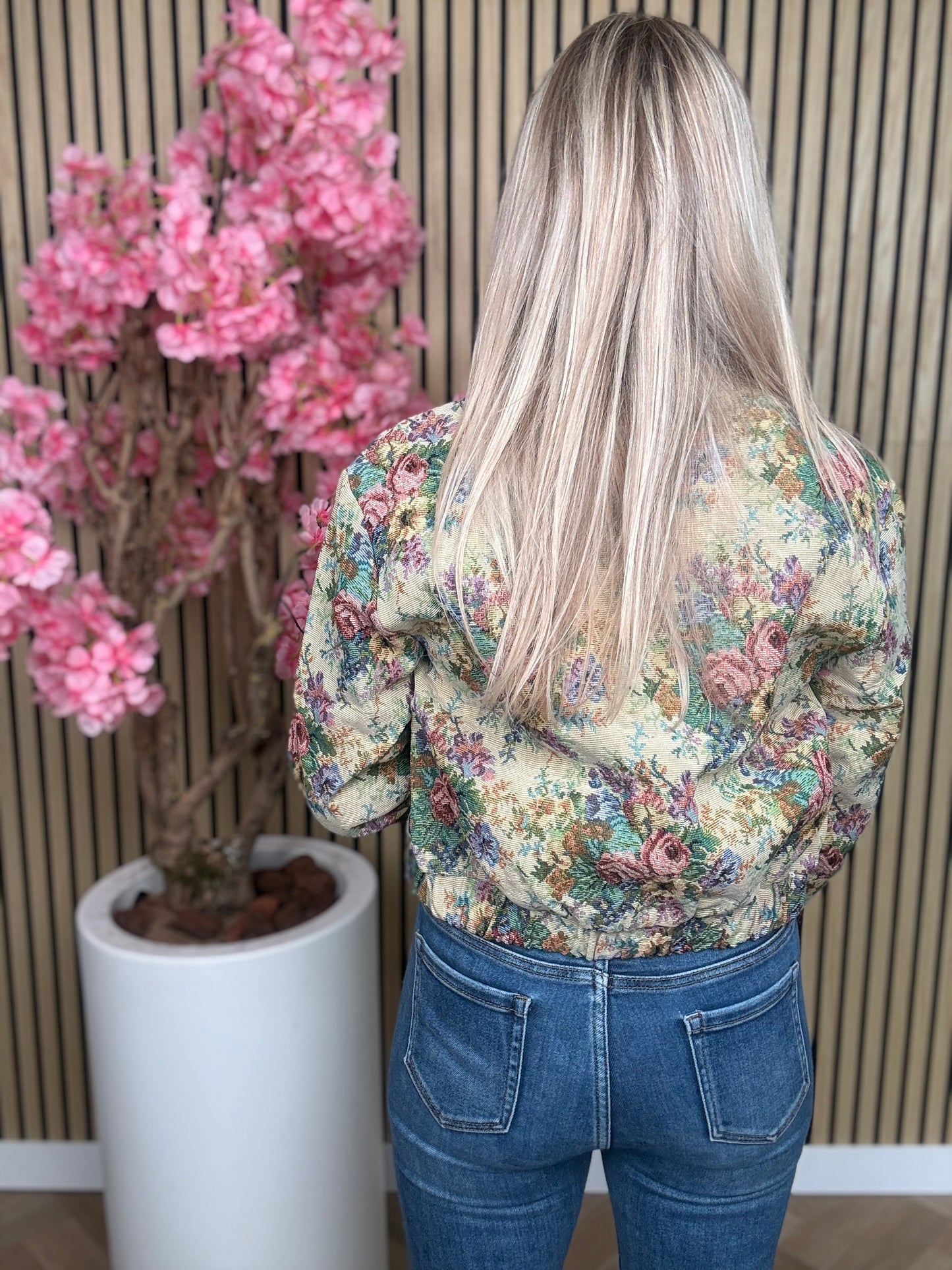 Jasje | Bloemen | Beige