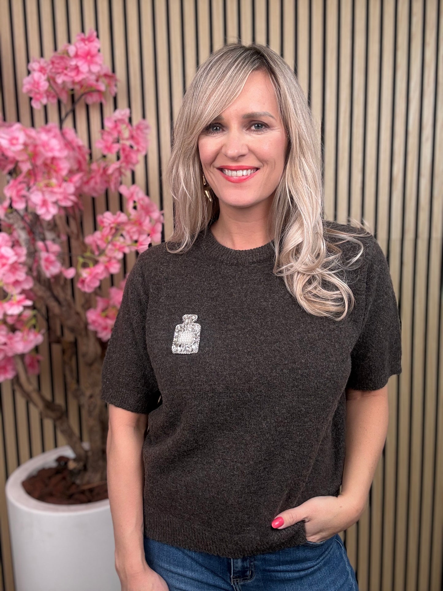 Shirt | Parfumflesje | Donkerbruin