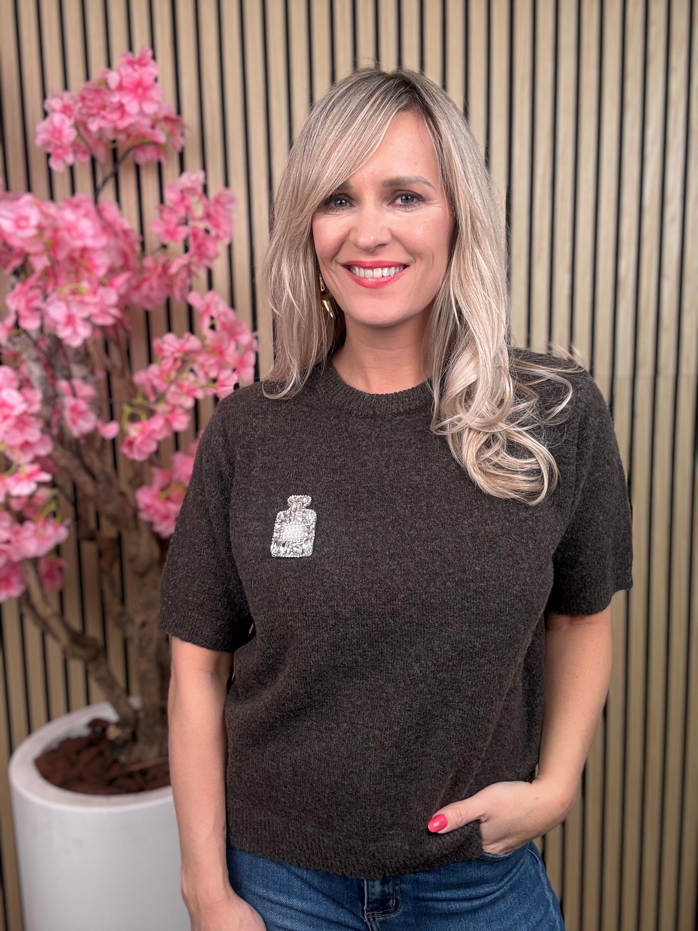 Shirt | Parfumflesje | Donkerbruin