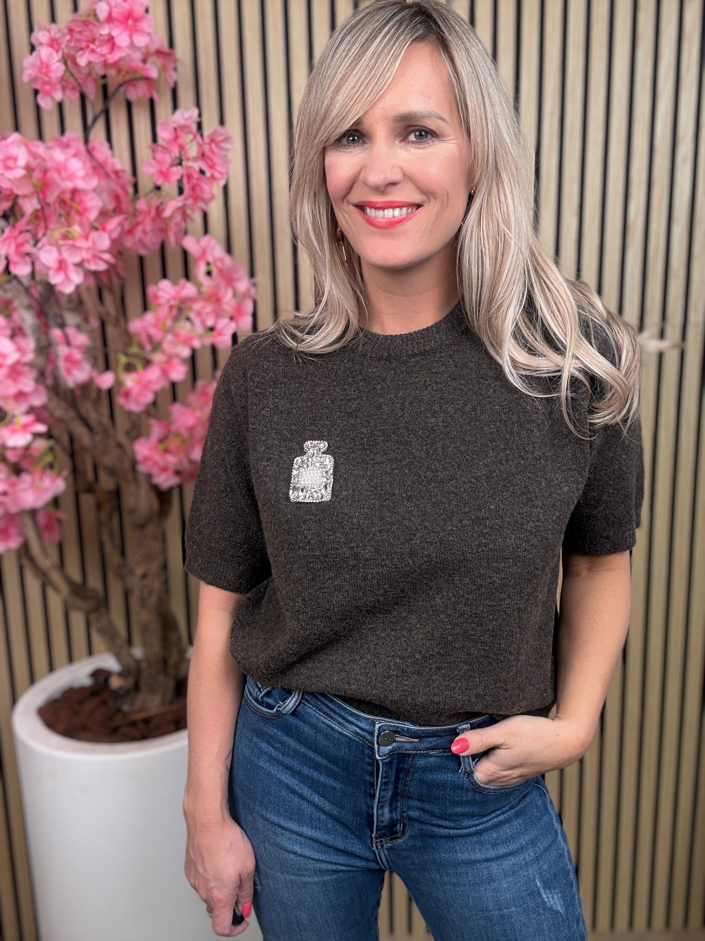 Shirt | Parfumflesje | Donkerbruin